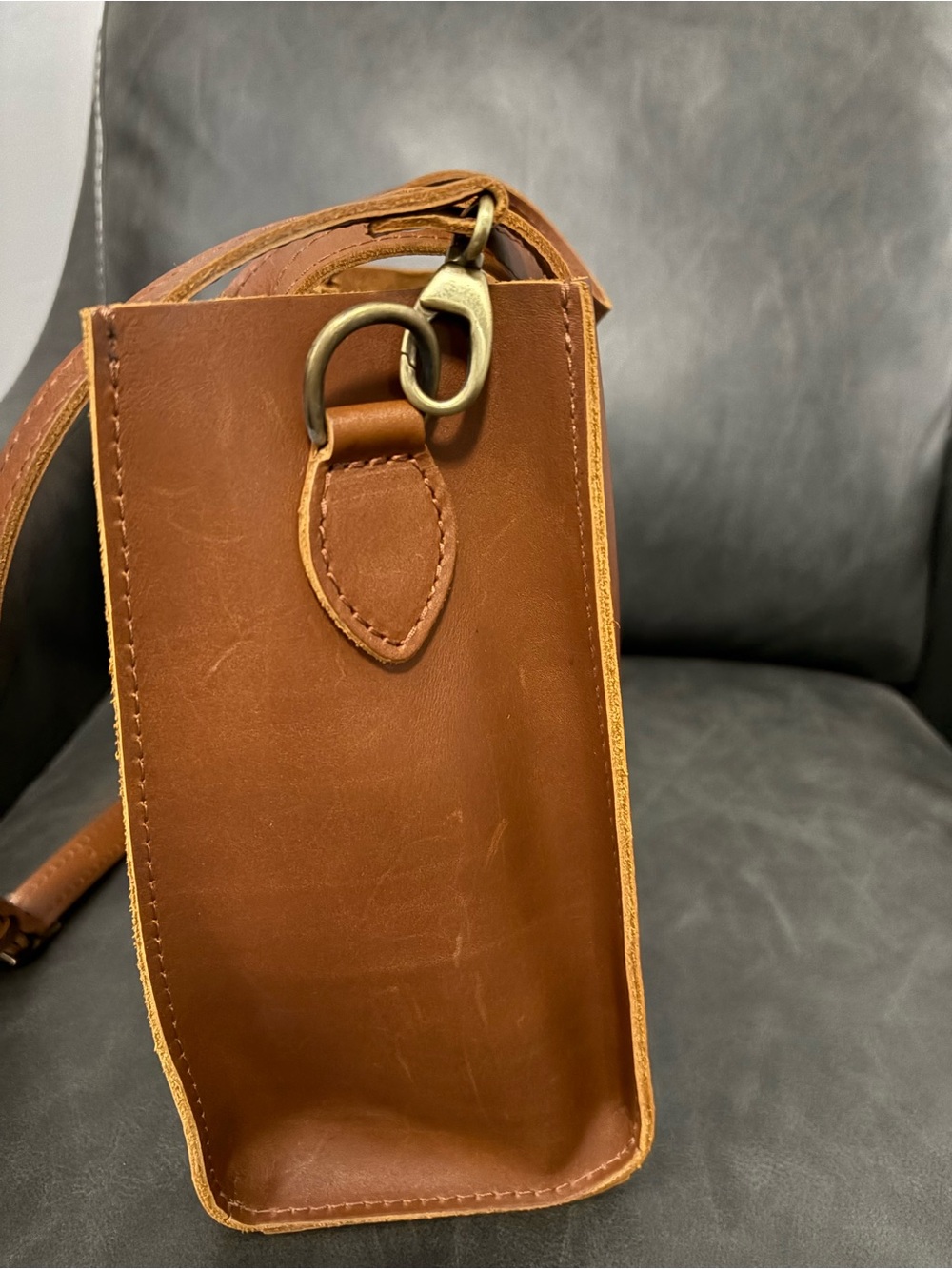 Portland Leather Classic Lola Crossbody Honey Tote - Picture 6 of 12